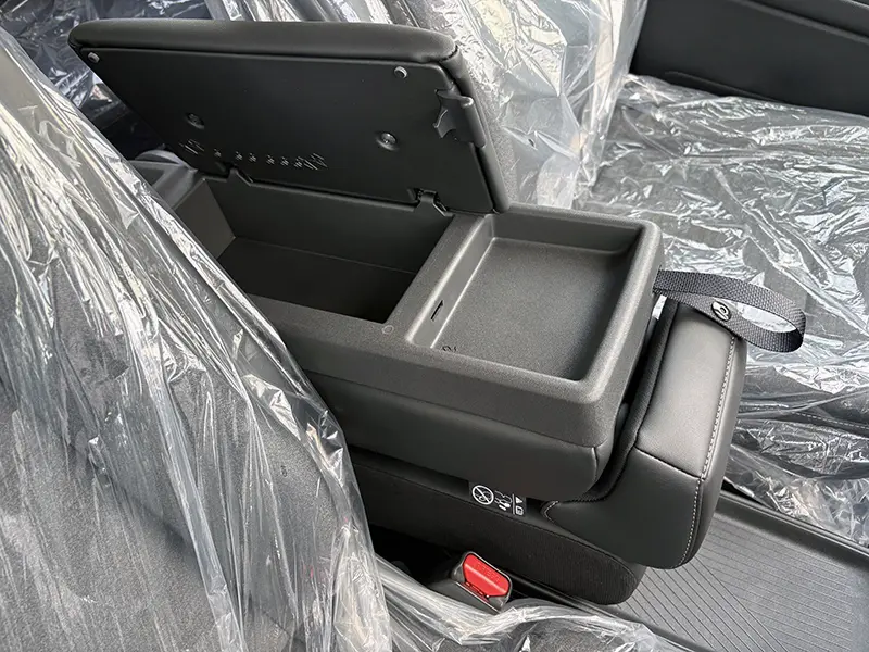 セレナ　新車未登録車　R8/2マイナーチェンジ後モデル　Nissan Connect インフォテインメントシステム　アダプティブLEDヘッドライトシステム e-POWER ハイウェイスターV 在庫車