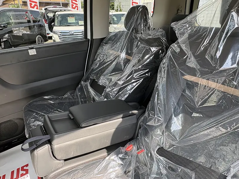 セレナ　新車未登録車　R8/2マイナーチェンジ後モデル　Nissan Connect インフォテインメントシステム　アダプティブLEDヘッドライトシステム e-POWER ハイウェイスターV 在庫車