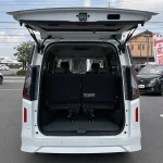 セレナ　新車未登録車　R8/2マイナーチェンジ後モデル　Nissan Connect インフォテインメントシステム　アダプティブLEDヘッドライトシステム e-POWER ハイウェイスターV 在庫車