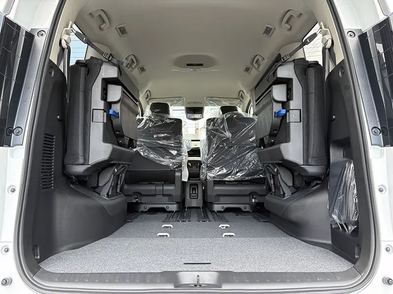 セレナ　新車未登録車　R8/2マイナーチェンジ後モデル　Nissan Connect インフォテインメントシステム　アダプティブLEDヘッドライトシステム e-POWER ハイウェイスターV 在庫車