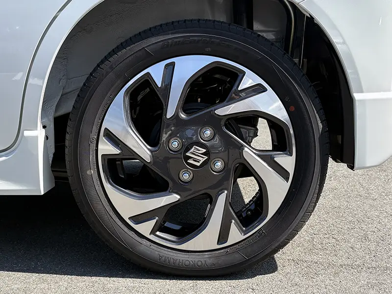 スペーシアカスタム　届出済未使用車　4WD HYBRID XS 在庫車