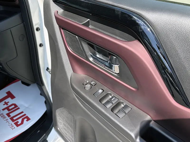 スペーシアカスタム　届出済未使用車　4WD HYBRID XS 在庫車
