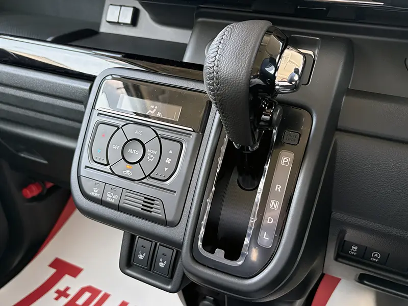 スペーシアカスタム　届出済未使用車　4WD HYBRID XS 在庫車